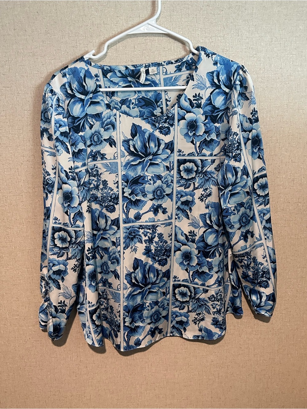 Cato XL Blue Framed Floral Pattern Snoop Neck Long-Sleeve Blouse
